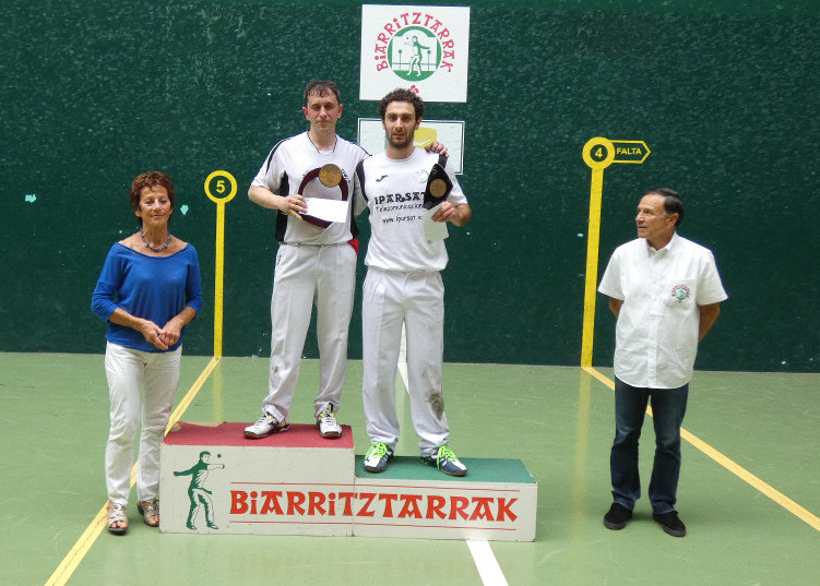 You are currently viewing EZKUDERO, BASTEROT et DARDENNE TXAPELDUNAK